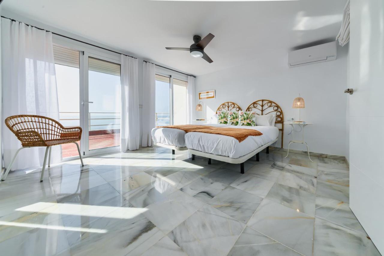 Holidays2Fuengirola Duplex With Stunning Sea View, Terraces,1St Line Beside Port Ngoại thất bức ảnh