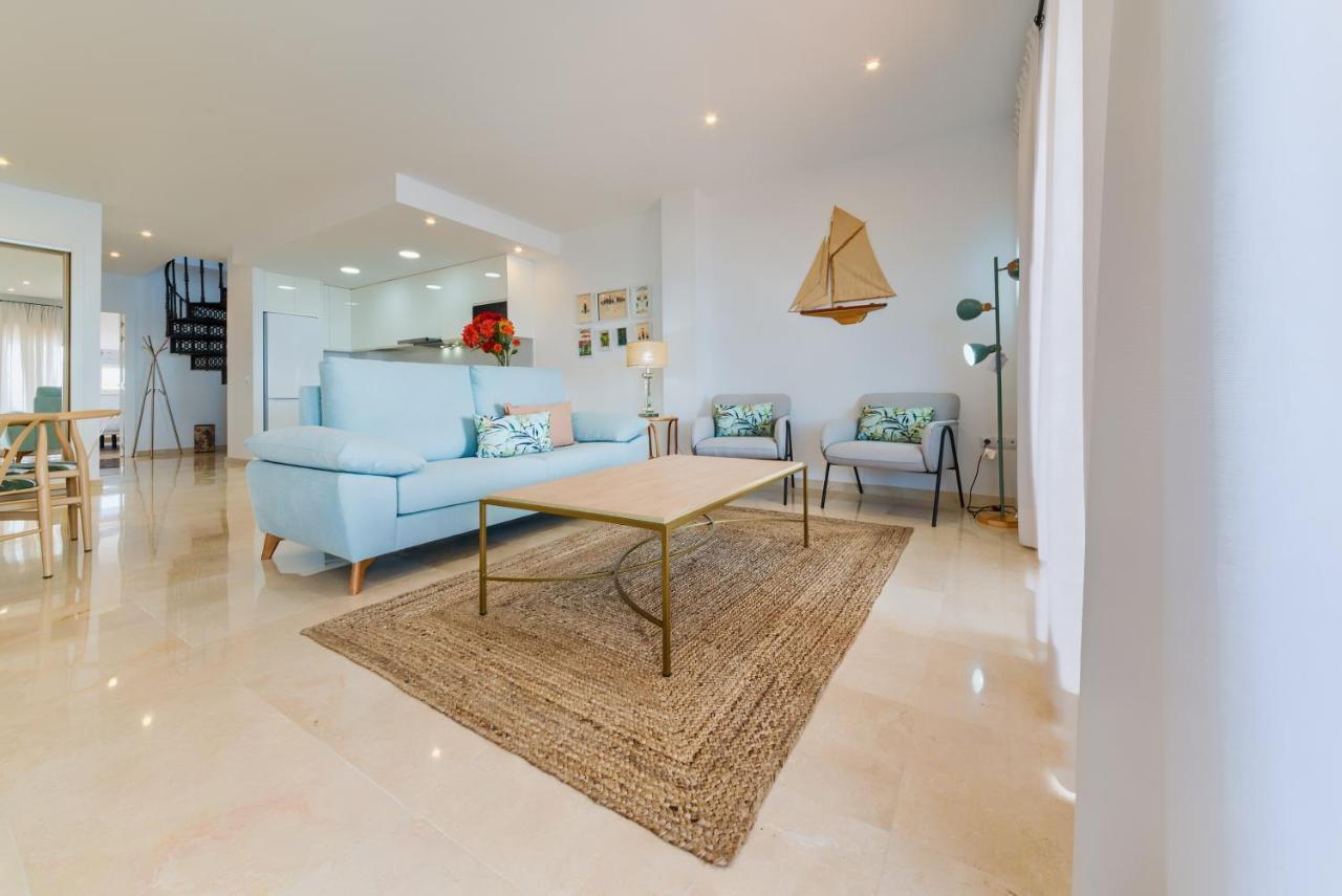 Holidays2Fuengirola Duplex With Stunning Sea View, Terraces,1St Line Beside Port Ngoại thất bức ảnh