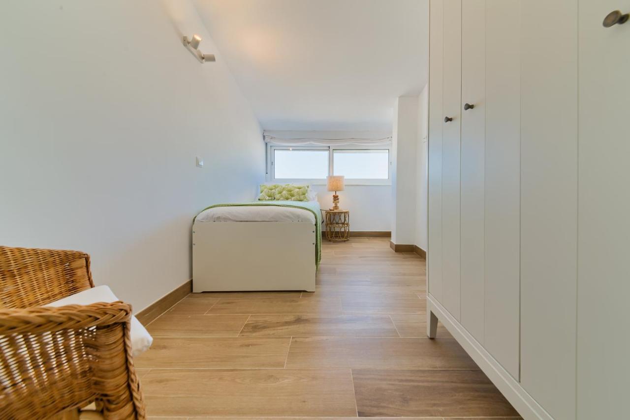 Holidays2Fuengirola Duplex With Stunning Sea View, Terraces,1St Line Beside Port Ngoại thất bức ảnh