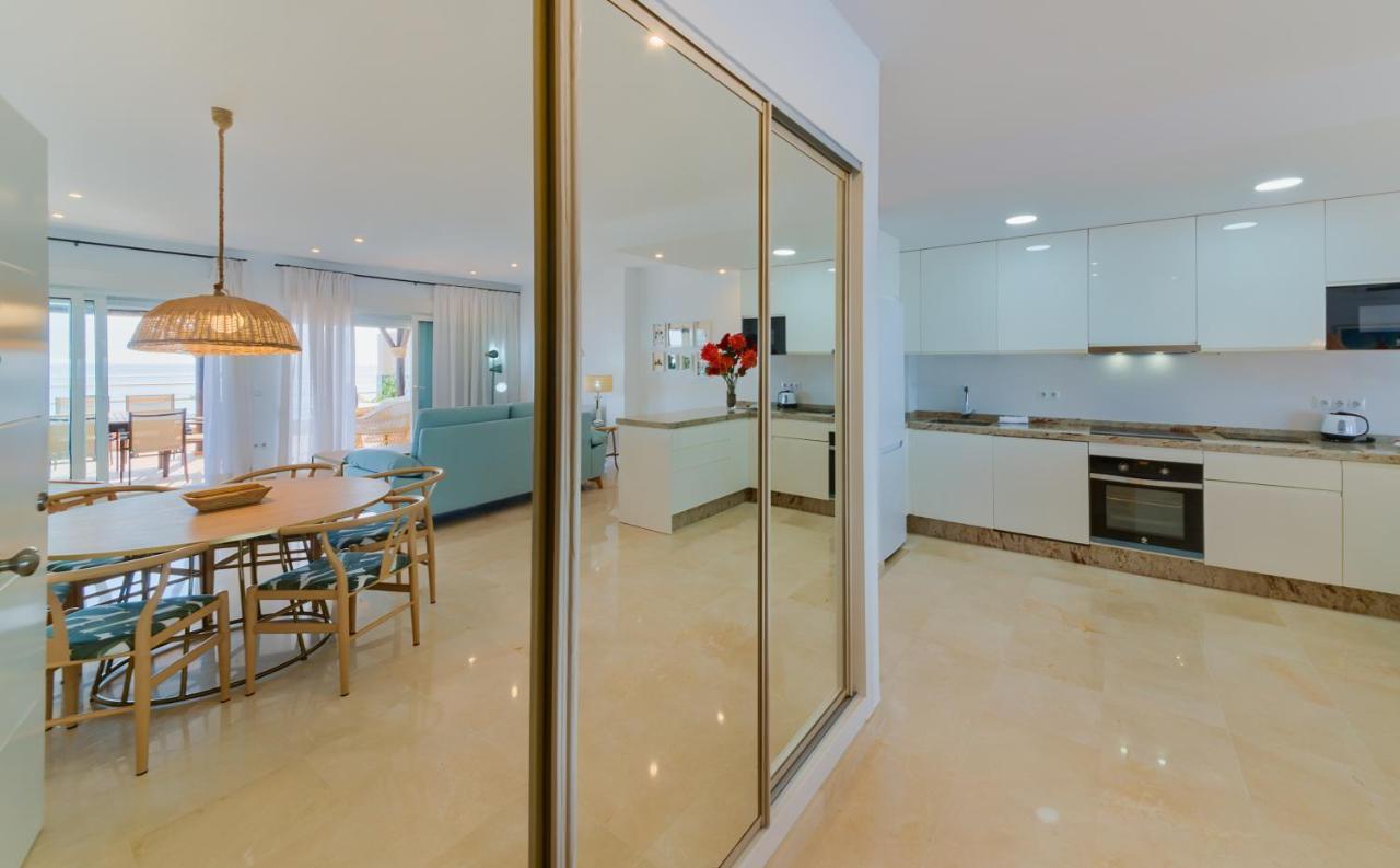 Holidays2Fuengirola Duplex With Stunning Sea View, Terraces,1St Line Beside Port Ngoại thất bức ảnh