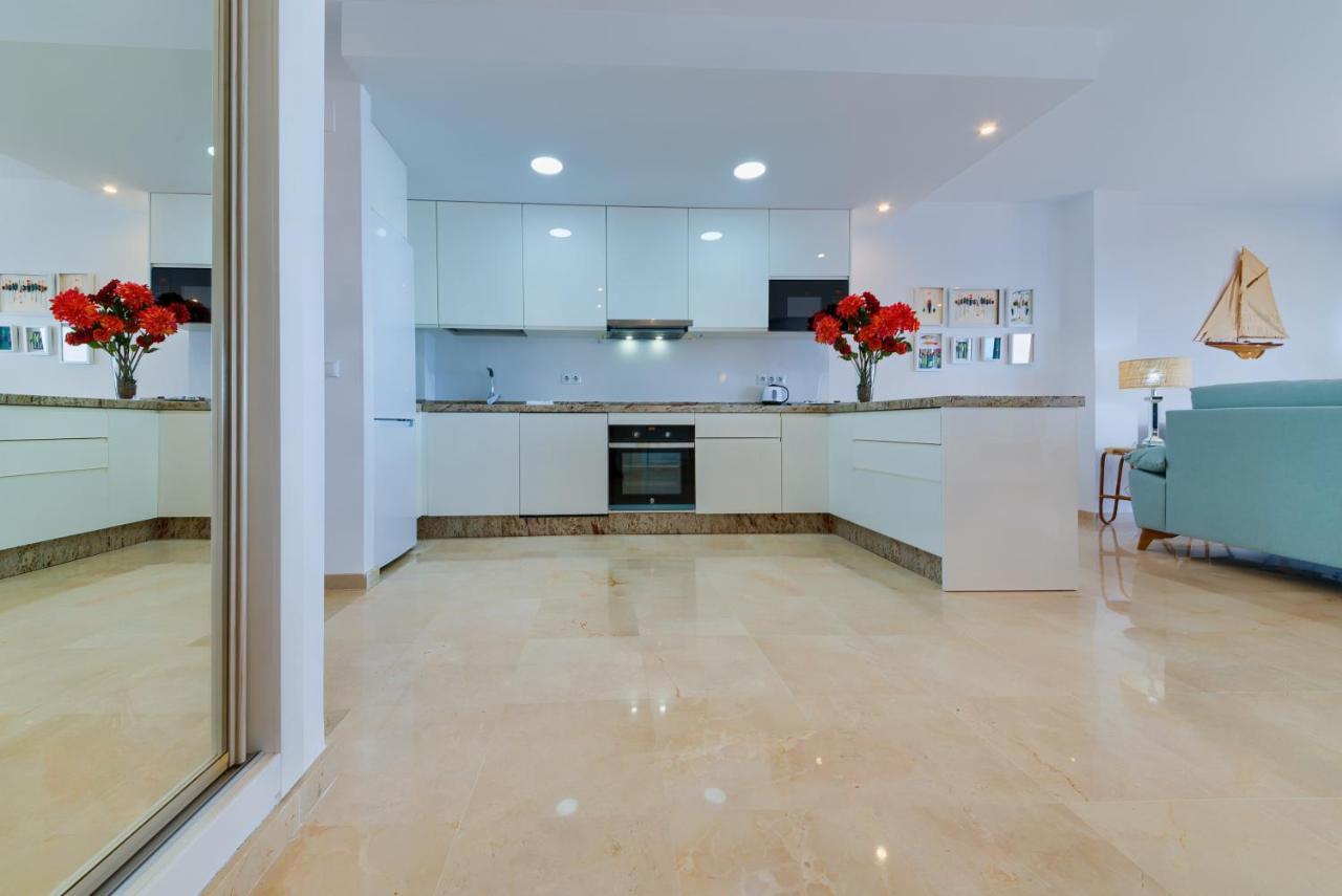 Holidays2Fuengirola Duplex With Stunning Sea View, Terraces,1St Line Beside Port Ngoại thất bức ảnh