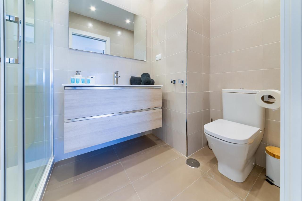 Holidays2Fuengirola Duplex With Stunning Sea View, Terraces,1St Line Beside Port Ngoại thất bức ảnh